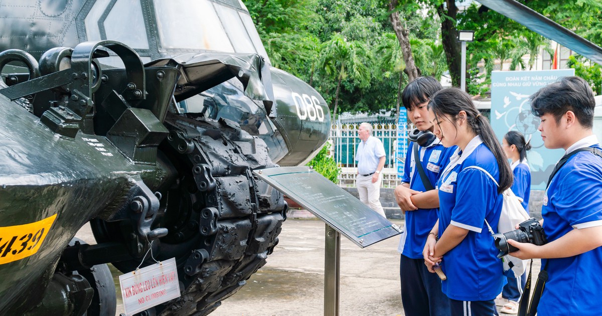 TPHCM mời người dân cầm hoa trắng tiễn đưa 731 liệt sĩ về nơi an nghỉ
