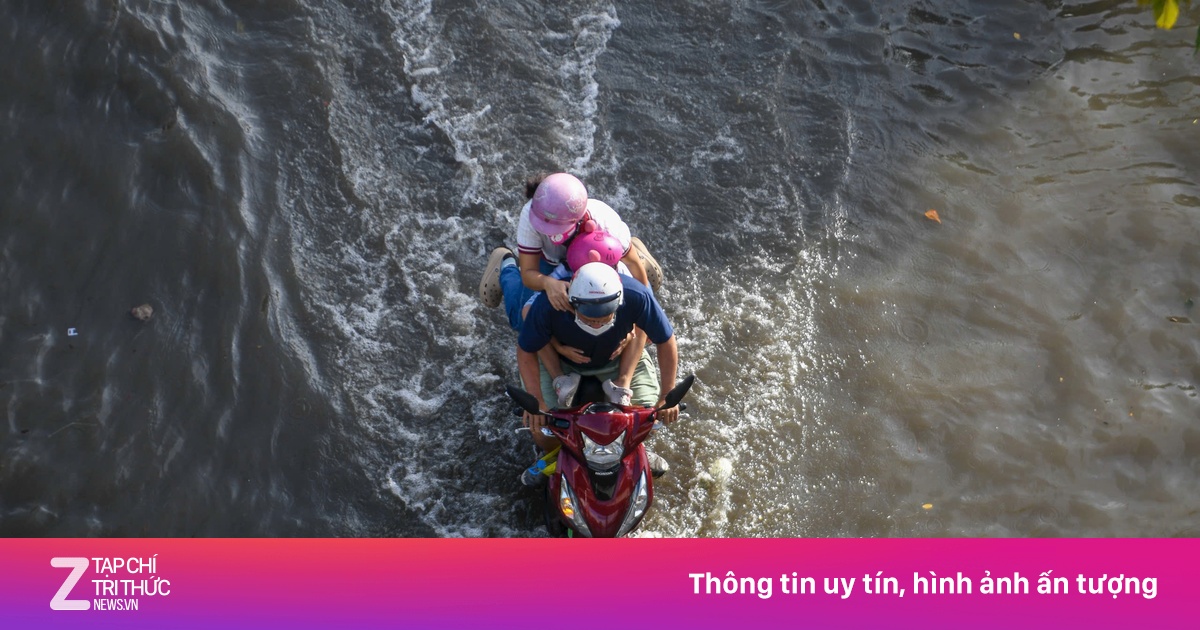 Triều cường TP.HCM lên nhanh, nguy cơ ngập sâu đến 60 cm