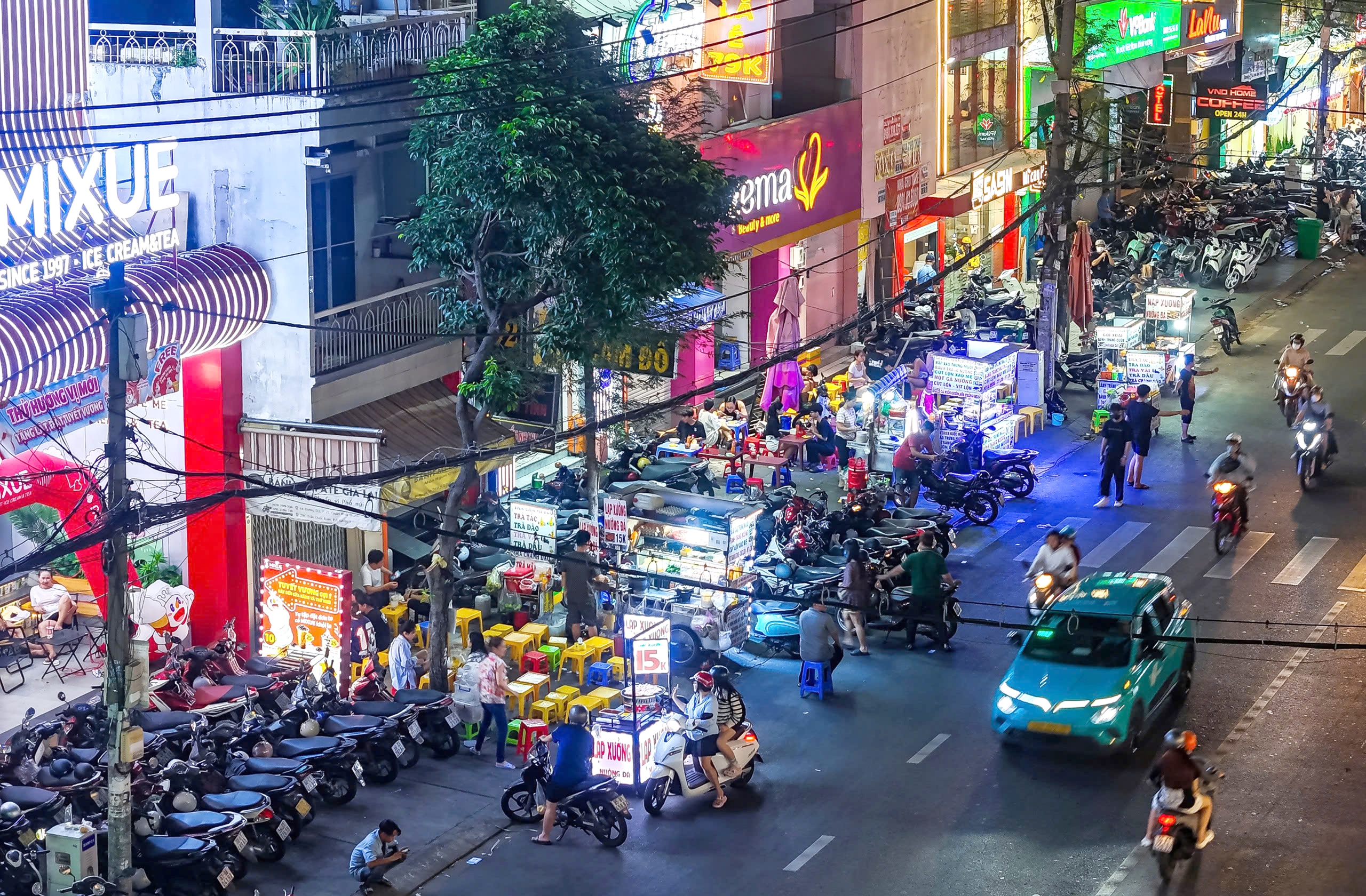 Truy tố 5 cộng tác viên tổ trật tự đô thị phường thu tiền 'bảo kê' lấn chiếm vỉa hè - Ảnh 1.