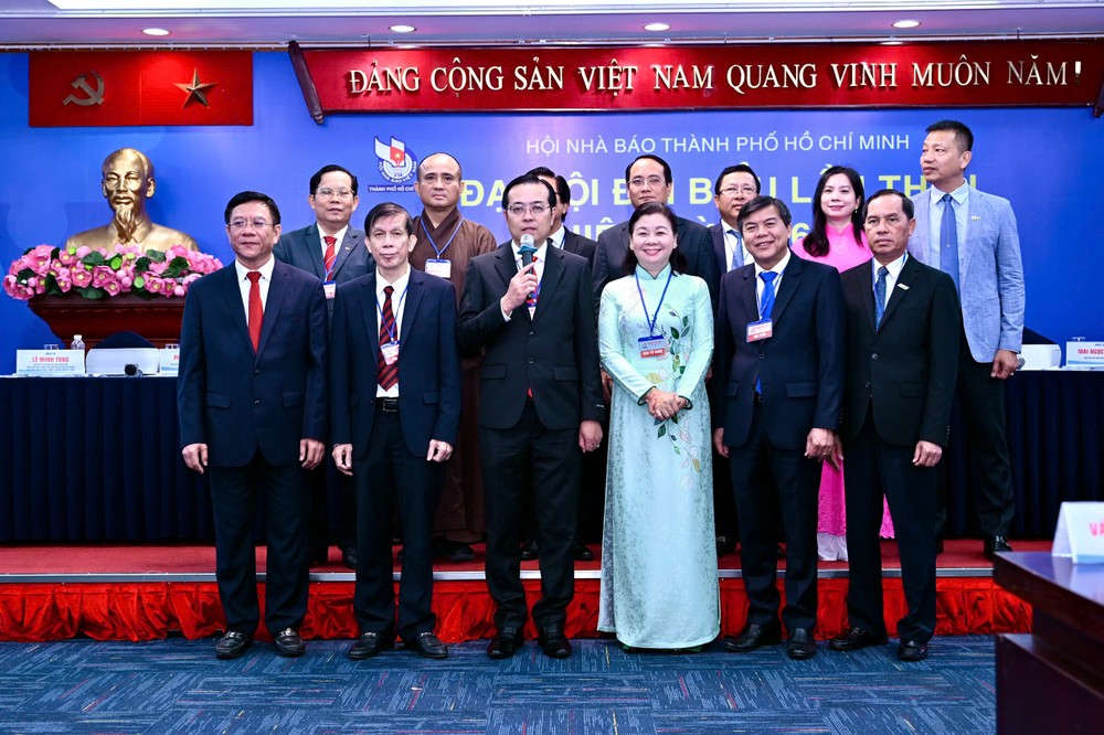 Đại hội đã bầu Ban Chấp hành Hội Nhà báo TPHCM khóa I nhiệm kỳ 2026-2031 gồm 13 ủy viên. Ảnh: VĂN MINH