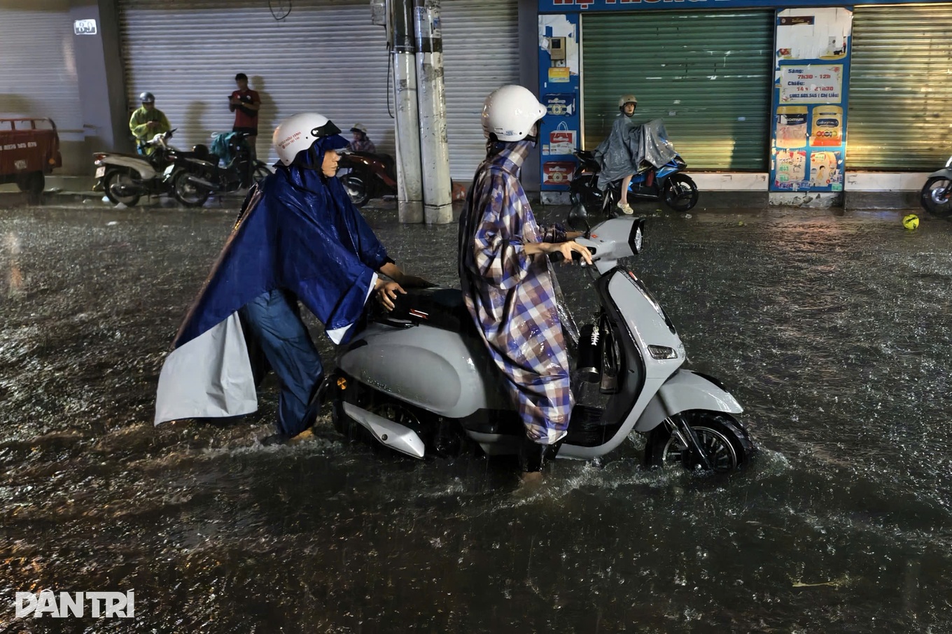 TPHCM và Nam Bộ mưa gia tăng vào cuối tuần