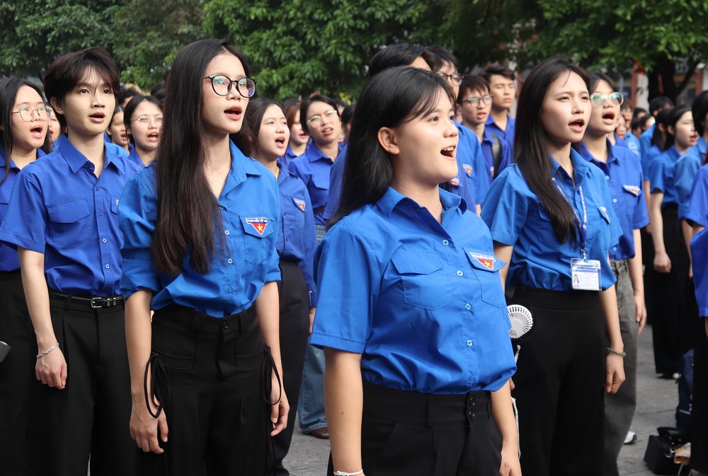 Đoàn viên tham gia tiết mục đồng ca IMG_2088.JPG
