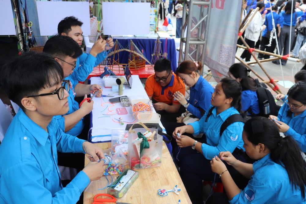 Đoàn viên, thanh niên tham gia các hoạt động tại chương trình IMG_2139.JPG