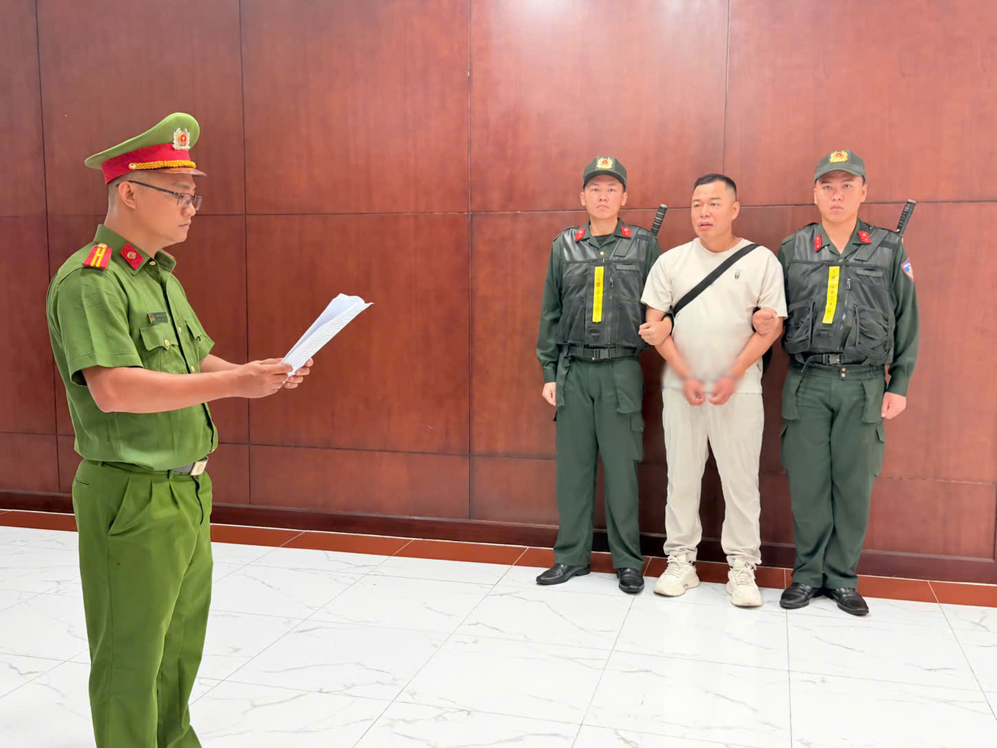 Bắt, khởi tố Sun Yupeng (Tôn Bằng) về tội
