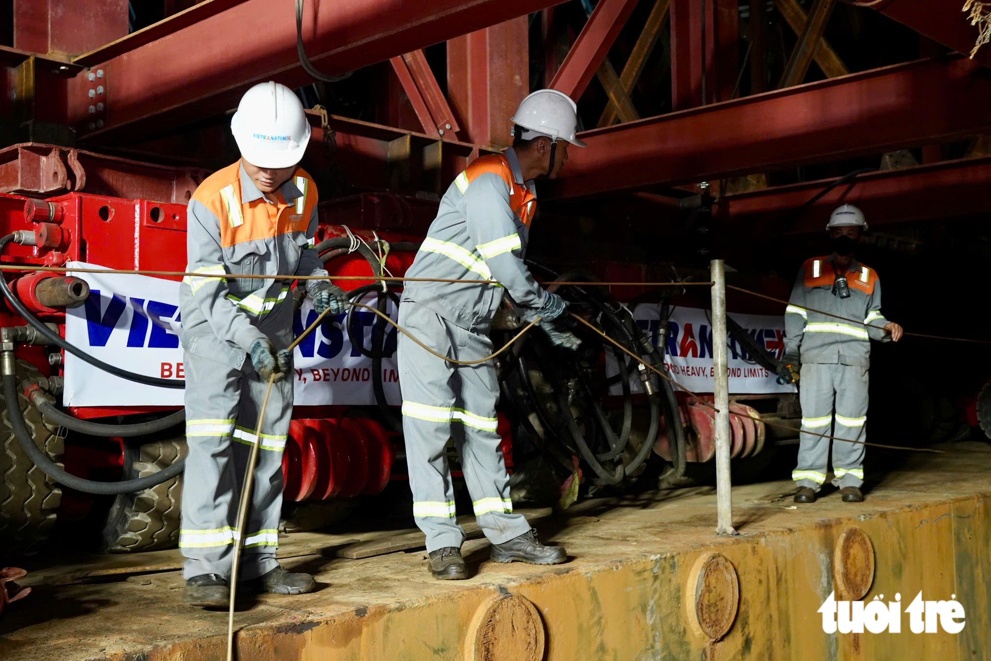 Bắt đầu lai dắt 124km nhịp cầu đi bộ 3.400 tấn về Bến Bạch Đằng - Ảnh 8.