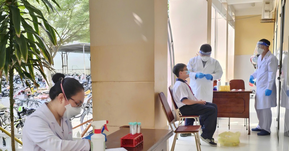 Trường THCS Hai Bà Trưng tạm dừng tổ chức bán trú sau khi xuất hiện các ca bệnh não mô cầu