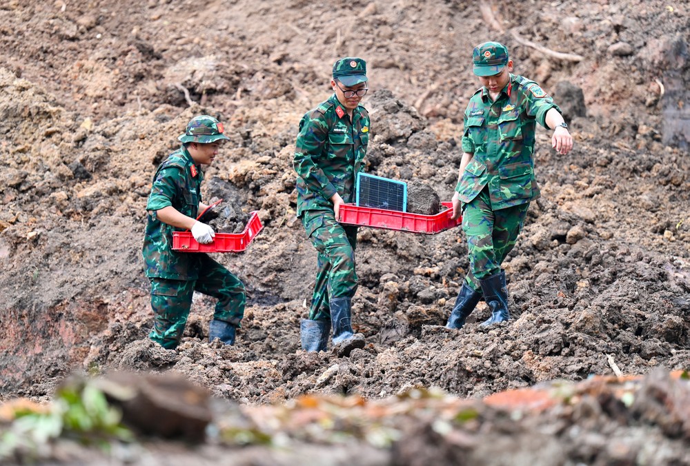 Các hài cốt liệt sĩ được tìm kiếm, quy tập tại Công viên Lê Thị Riêng DSC_8983.jpg
