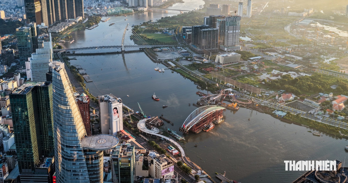 Xuyên đêm hợp long cầu đi bộ ngàn tỉ vượt sông Sài Gòn