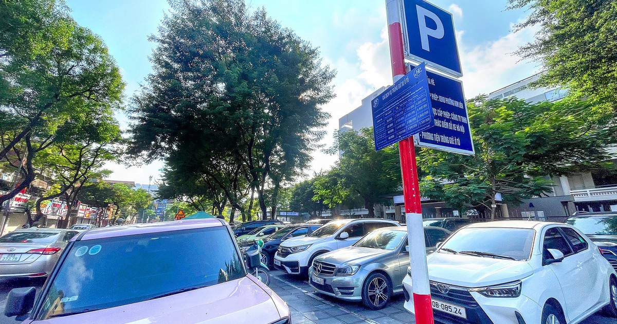 Giá gửi xe ở Hà Nội tăng, có người mất 60 triệu/năm thuê chỗ cho ô tô 'ngủ'