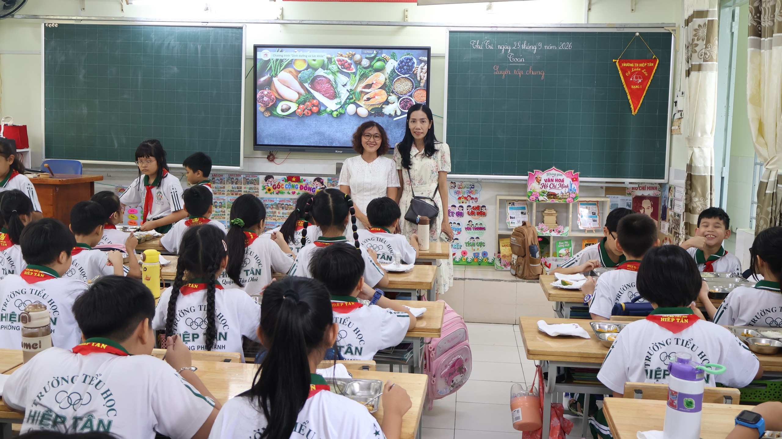 TP.HCM: Cách độc đáo trường công khai đơn vị cung cấp thực phẩm bữa ăn bán trú - Ảnh 16.
