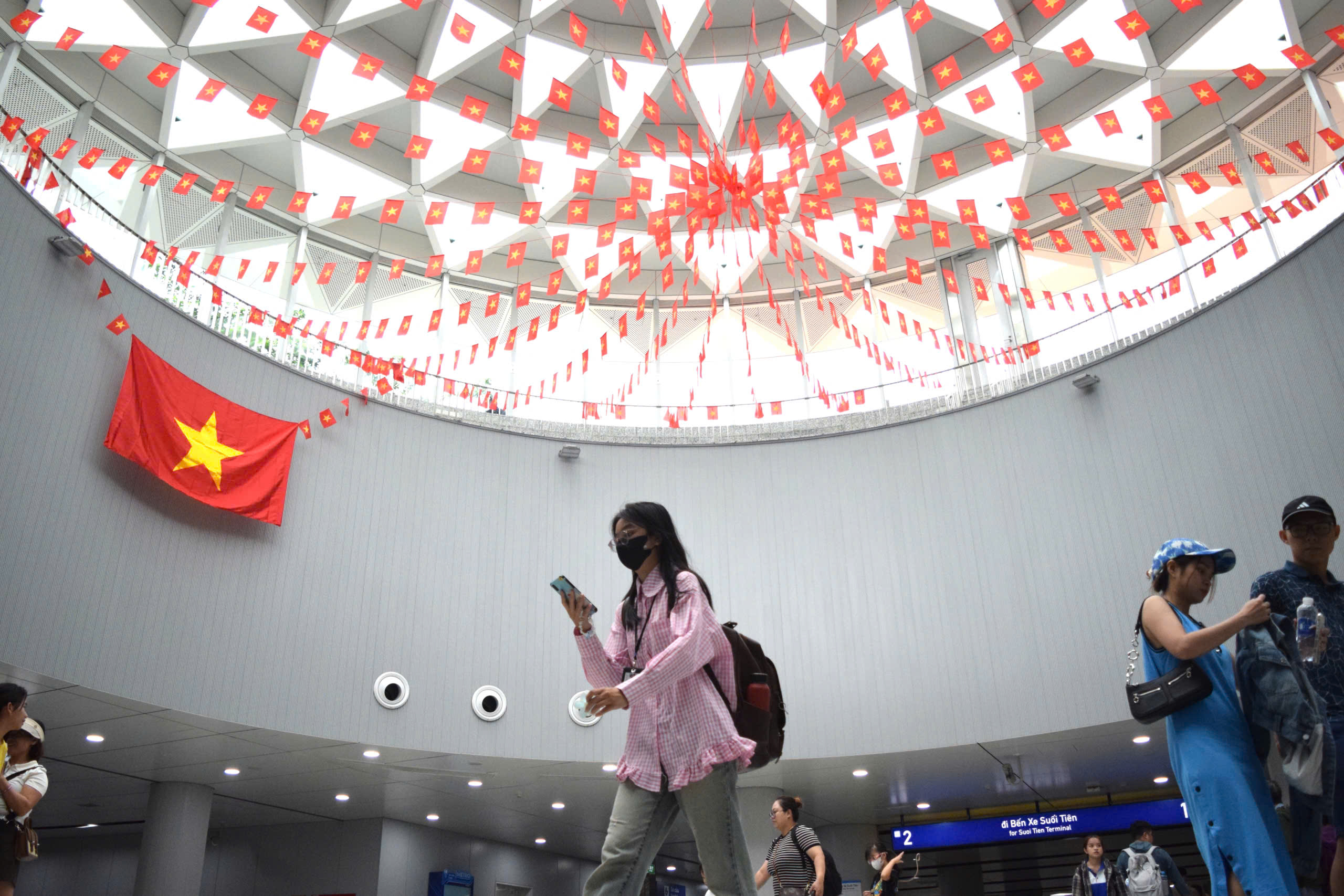 TP.HCM nghiên cứu làm ga metro có khả năng ứng phó ngập nước - Ảnh 1.