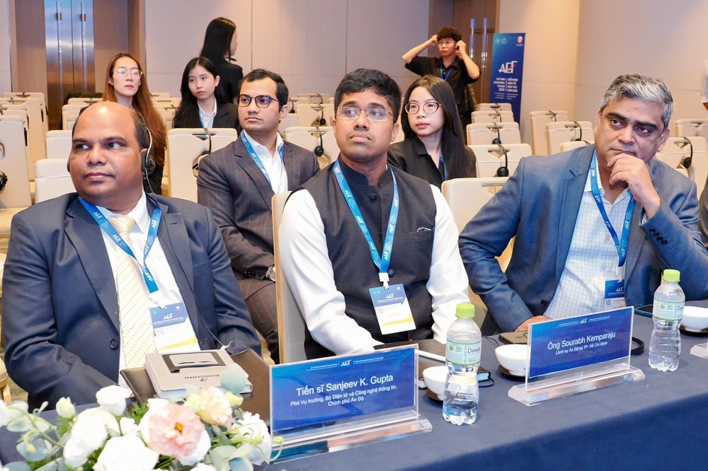 Các đại biểu Ấn Độ tham dự Diễn đàn Công nghệ Tương lai Việt Nam – Ấn Độ 2026. Ảnh: HOÀNG HÙNG 1792987792780_4970179030617774556_g3845582915891695483_ebc01ddc5037d49125f71fac5b094e9e.jpg