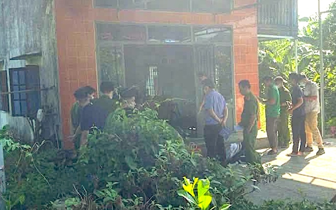 Khởi tố vụ án giết người trong vụ cháy nhà khiến 2 cha con tử vong- Ảnh 1.