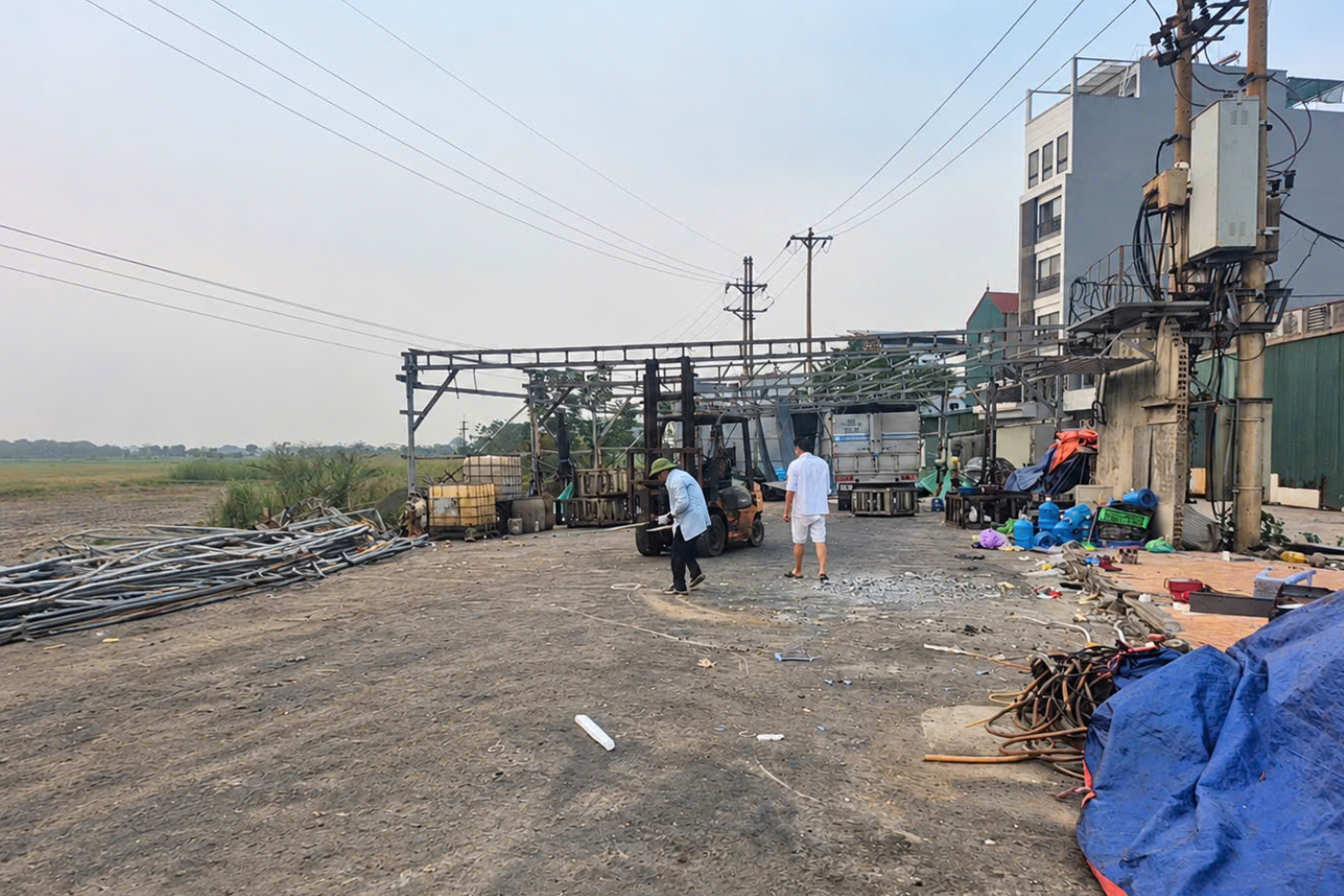 Hà Nội mạnh tay xử công trình vi phạm sau cảnh báo dấu hiệu 'bảo kê'- Ảnh 3.