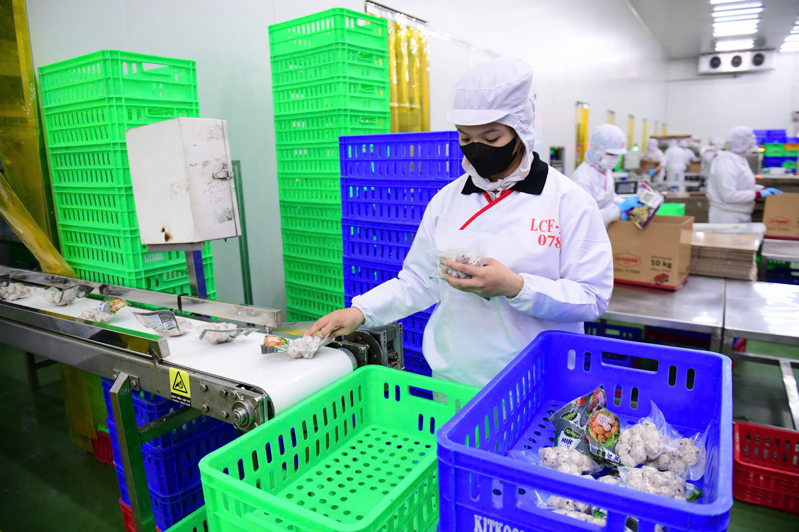 Từ năm 2027, doanh nghiệp tự công bố xuất xứ hàng Việt, không cần xin chứng nhận - Ảnh 1.