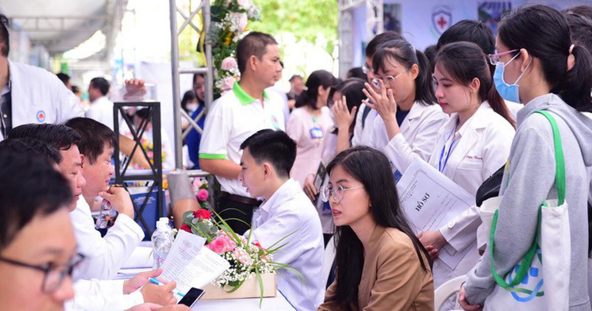 Tin tức sáng 30-10: TP.HCM đề xuất hỗ trợ bác sĩ về trạm y tế, cao nhất là 80 lần lương tối thiểu vùng I